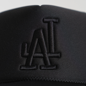 LA Trucker V2 (Black/Black)