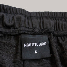 Load image into Gallery viewer, Pleated Shorts (Black)
