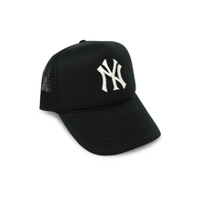 Load image into Gallery viewer, Vintage Yankees Trucker (Black)
